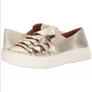 NIB Seychelles Quake Gold Loafers